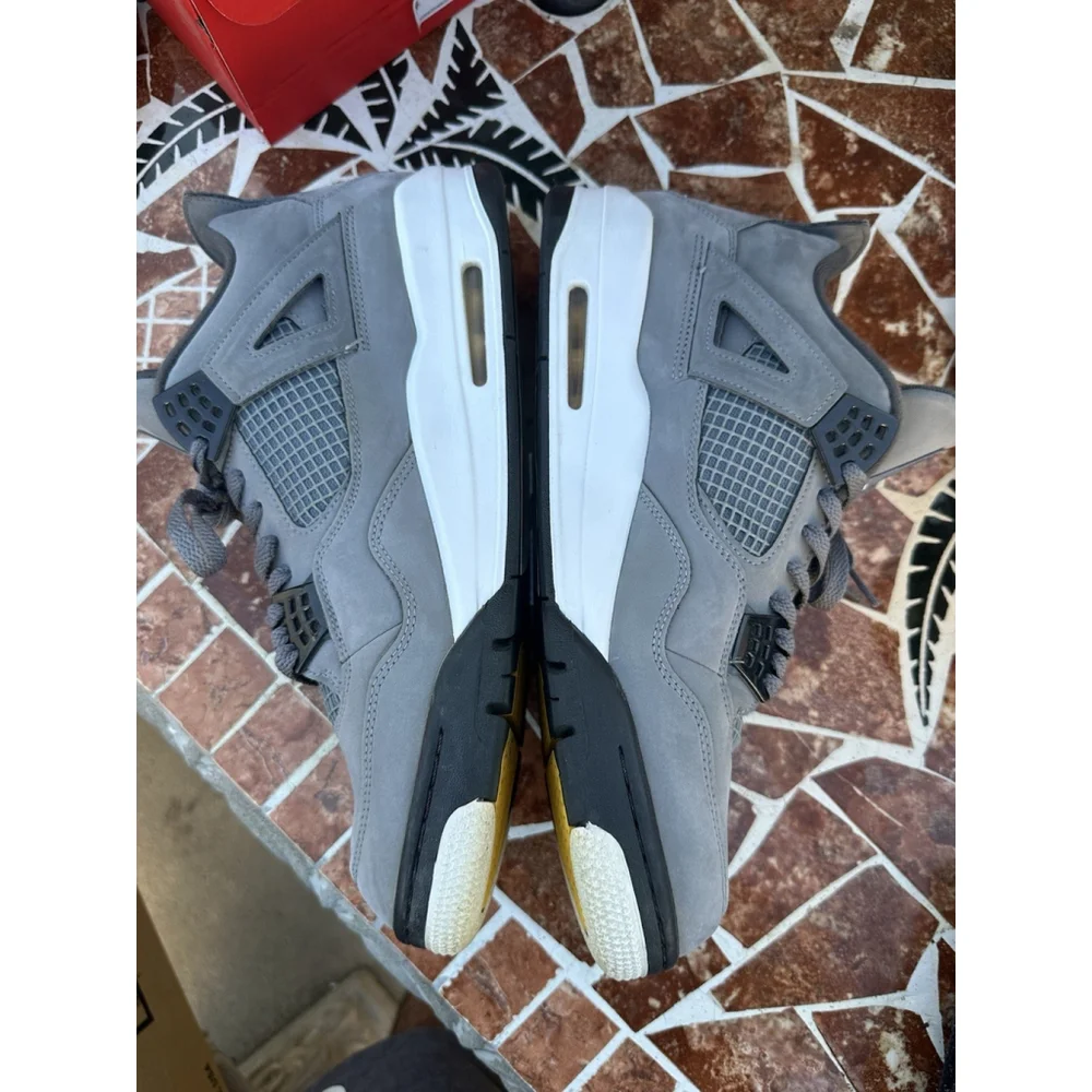 retro 4 size 13 cool grey 308497-007 used great condition